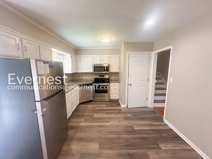 6100 E 109th St — Photo 4