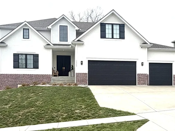 12548 Grand Ct, Kansas City, MO 64145