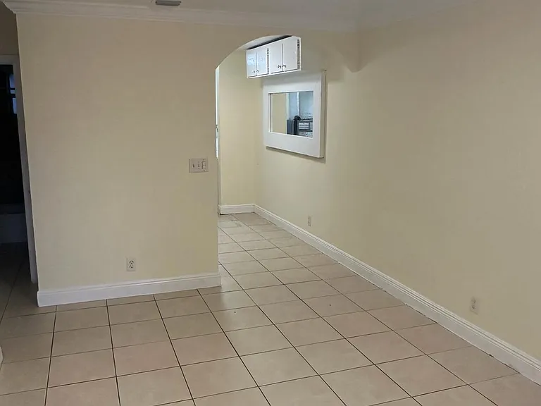 4870 SW 28th Ter #2 — Photo 6