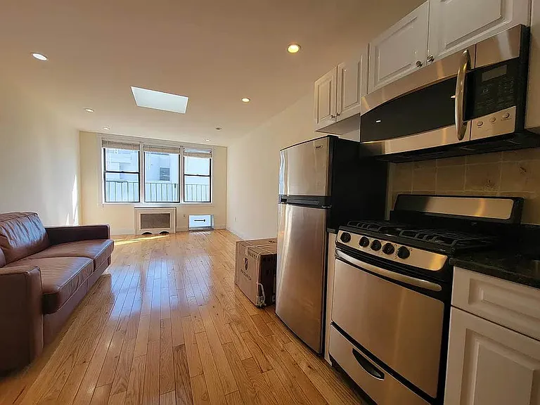 205 W 13th St #7W — Photo 2