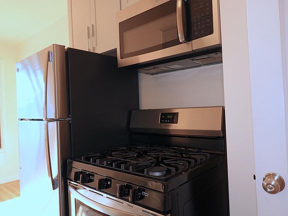 5th image of 2649 Polk St APT 10