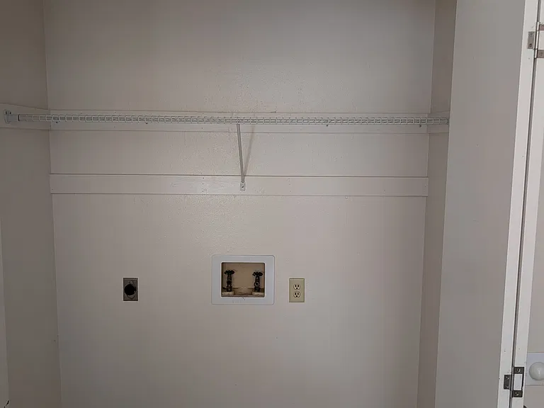 371 NW Lake City Ave #102 — Photo 5