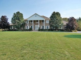 7 Creekside Ln, Barrington, IL