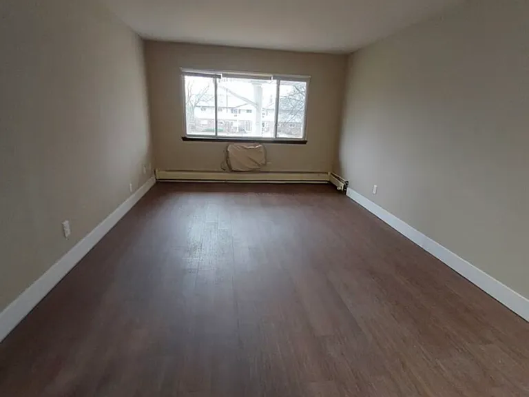 725 Sunnyslope Dr #3 — Photo 4