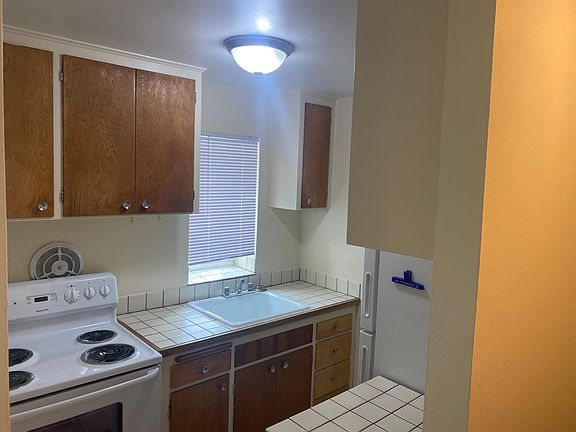 4th image of 4129 11th Ave NE #Cl101