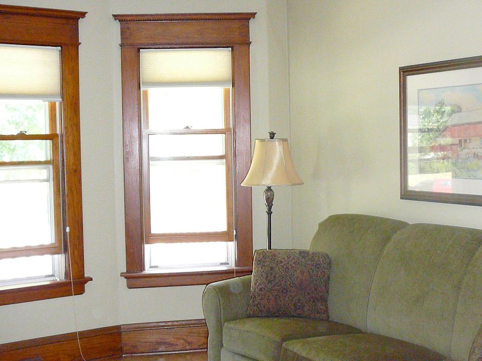 2nd image of 5615 W Lloyd St