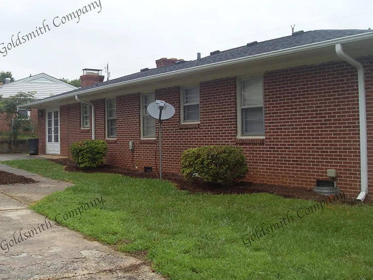 114 Hill St — Photo 2