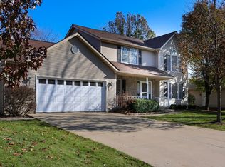 28 Primrose Ln, Sycamore, IL 60178