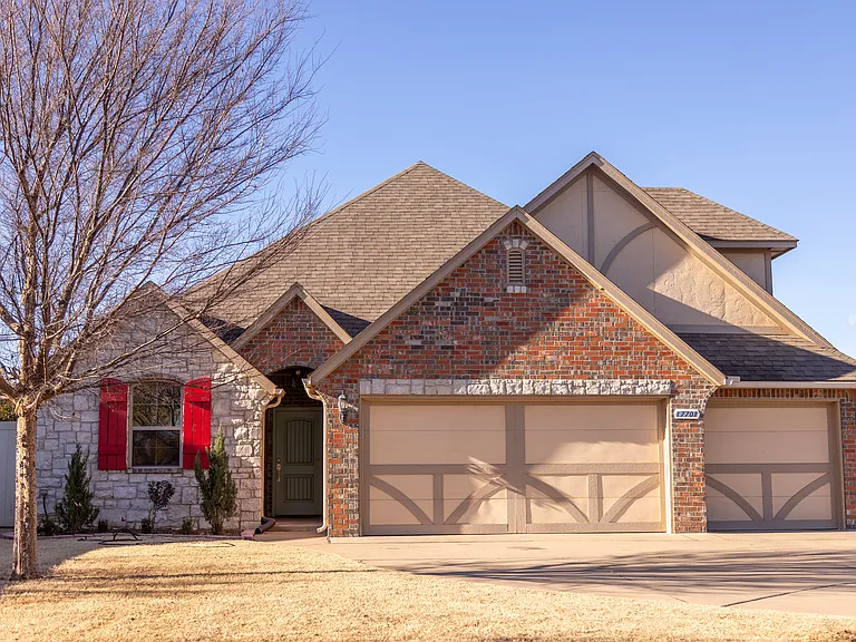 17701 Griffin Gate Dr — Photo 1