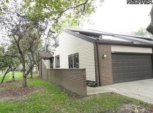 4441 Habersham Ln N #151, Richmond Heights, OH 44143