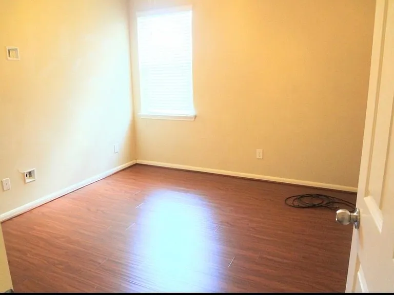 4911 Spring Showers Ct — Photo 10