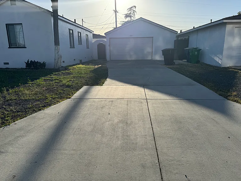 13831 Manor Dr — Photo 25