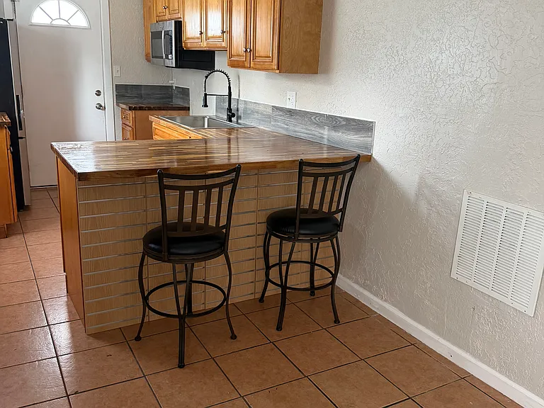 1216 Grovewood Dr — Photo 8