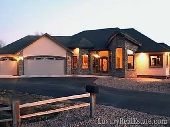 513 Pawnee Dr, Sterling, CO 80751