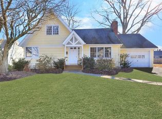 664 Beach Rd, Fairfield, CT 06824