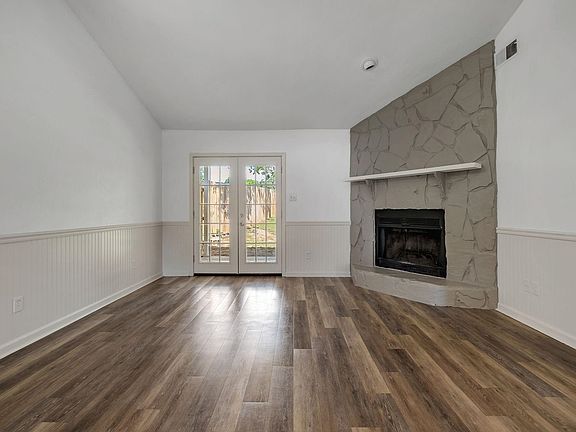 4th image of 3983 Breezee Ct