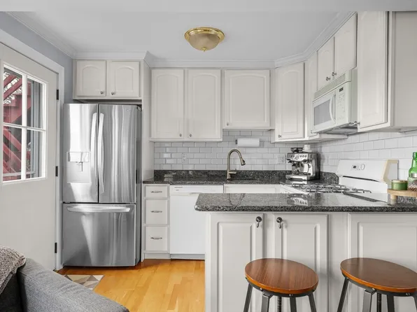 193 W 5th St #3, Boston, MA 02127