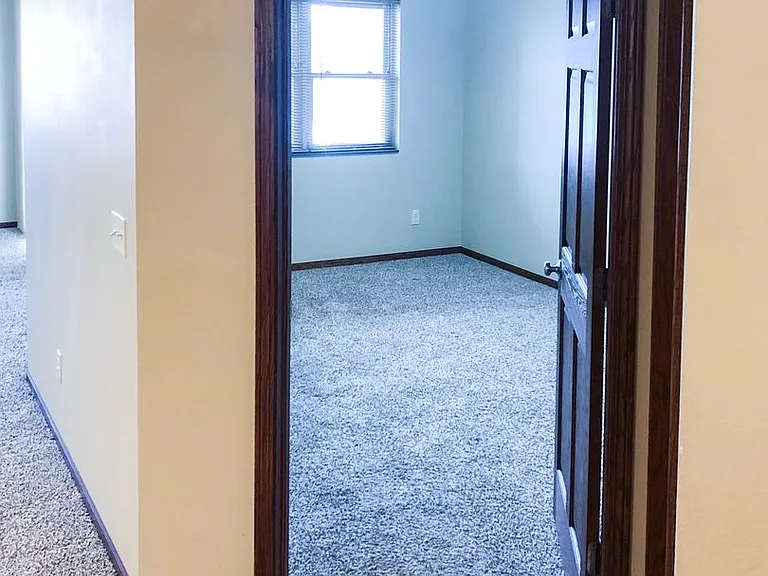 2413 Stanton Ave — Photo 5