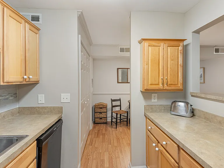 2216 Myron Dr #102 — Photo 12