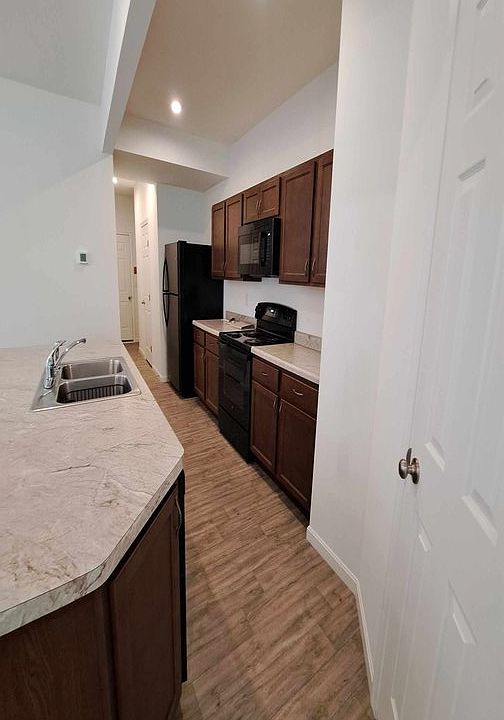 1st image of 5831 Parkview Ln