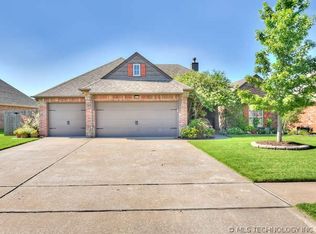 1713 W Vicksburg St, Broken Arrow, OK 74011