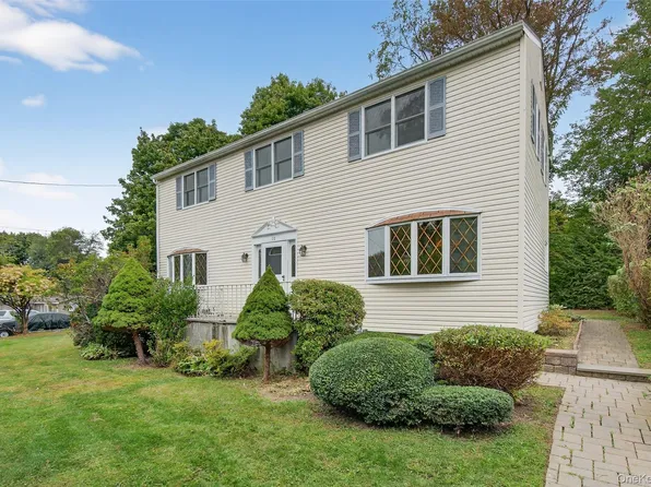 10 Heathcote Road, Carmel, NY 10512