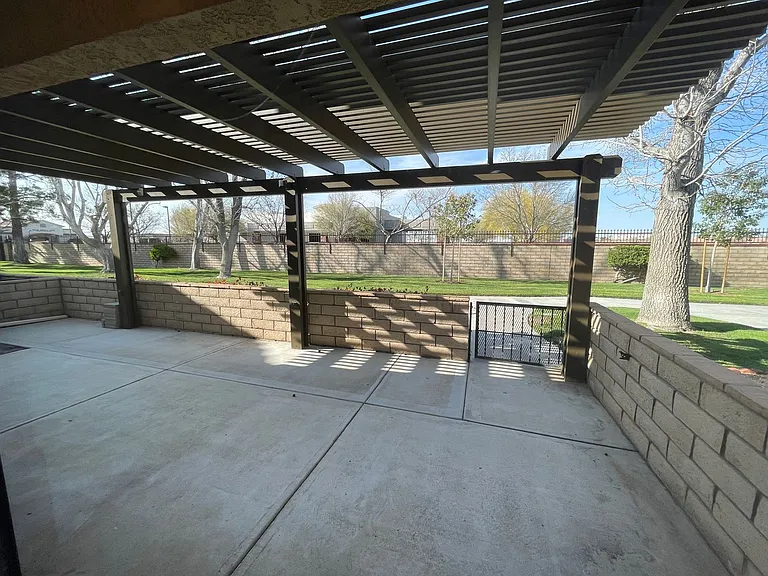 19230 Elm Dr — Photo 24