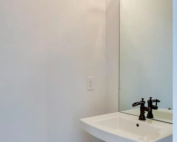 2044 Straightway Ave — Photo 9