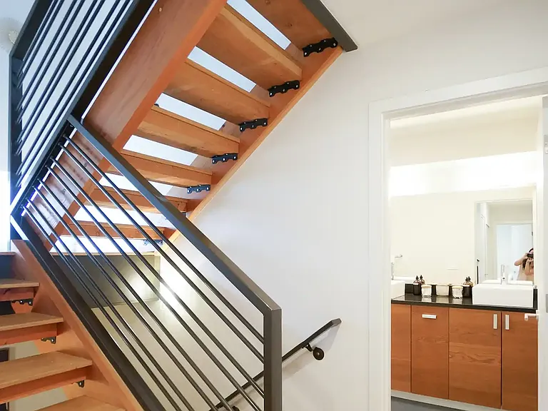 411 Summit Ave E #A — Photo 50