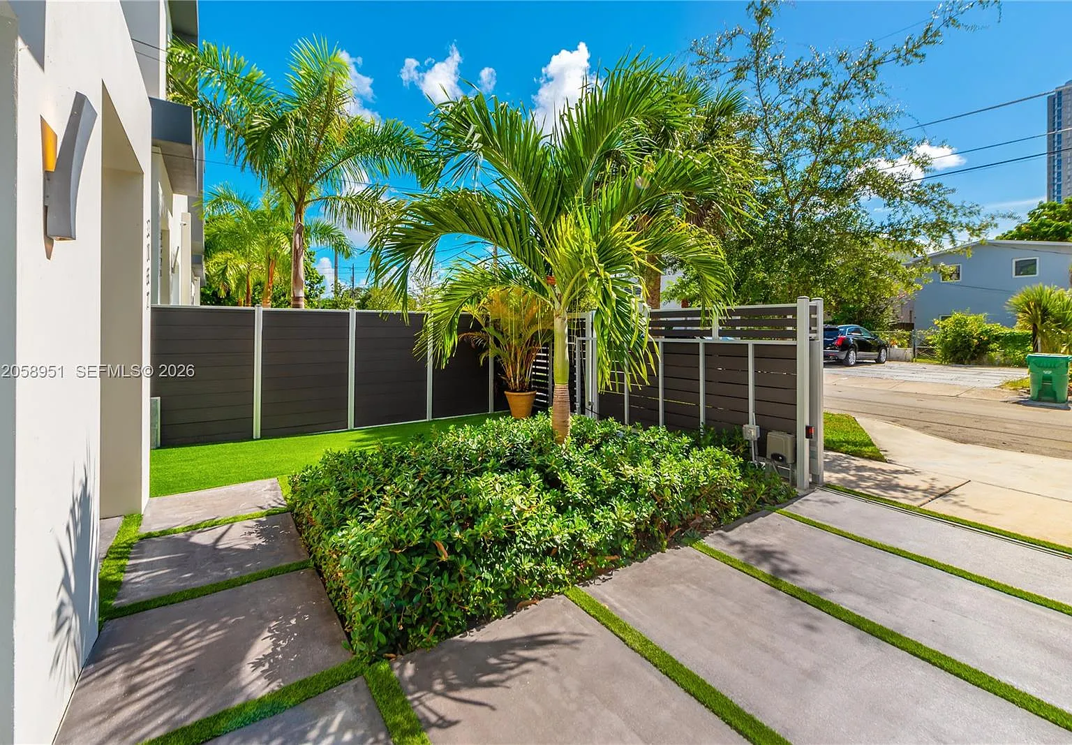 Lux At The Grove Condo Bl — Photo 4
