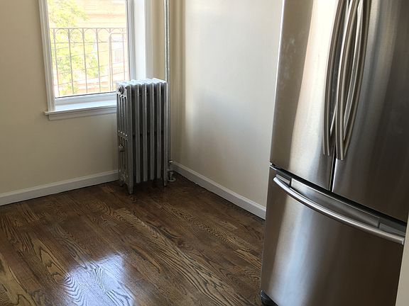 3rd image of 2255 33rd St #C8