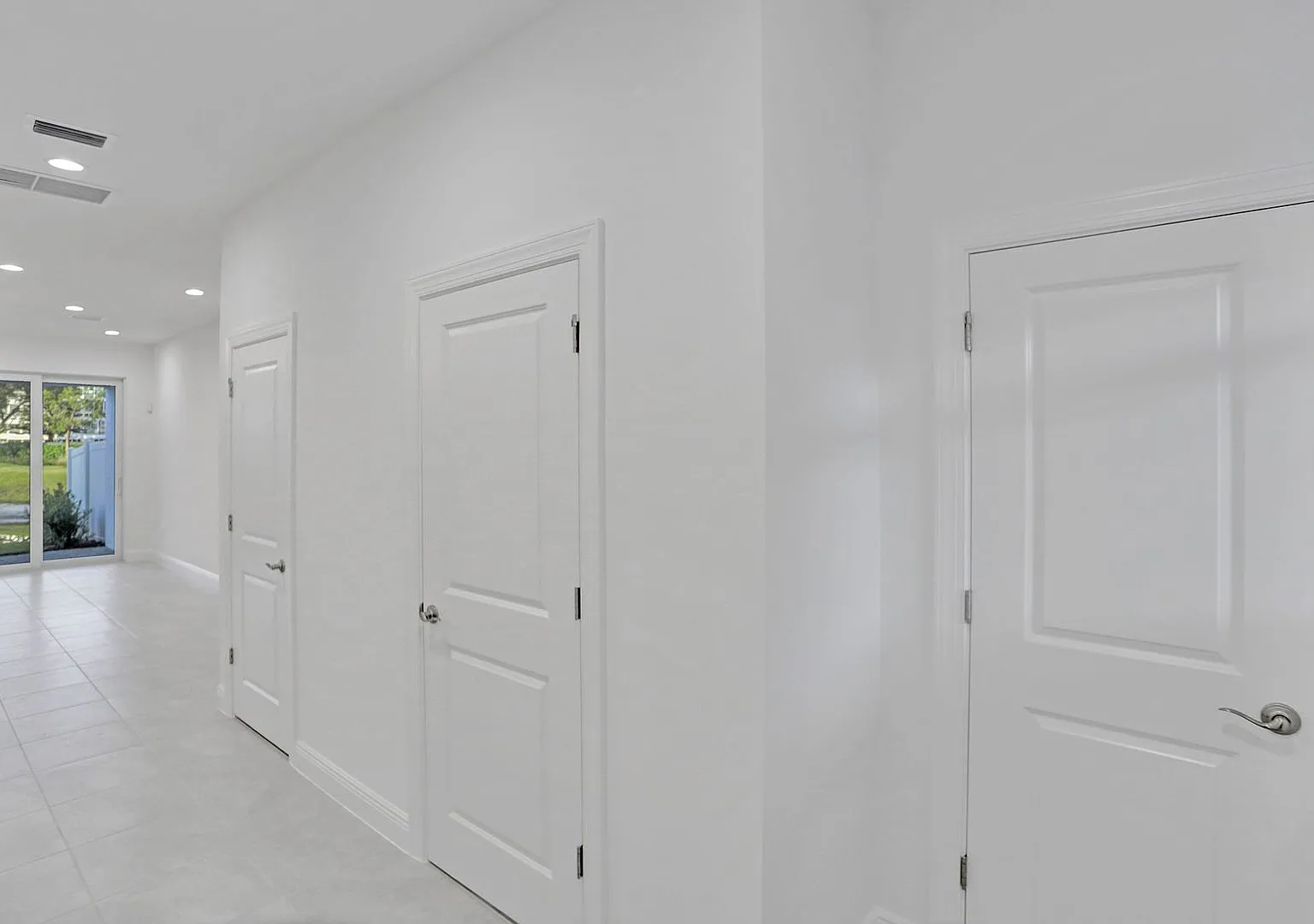 New 3 bedroom 2 bath Townhouse on the Lake in Deerfield Beach — Photo 2
