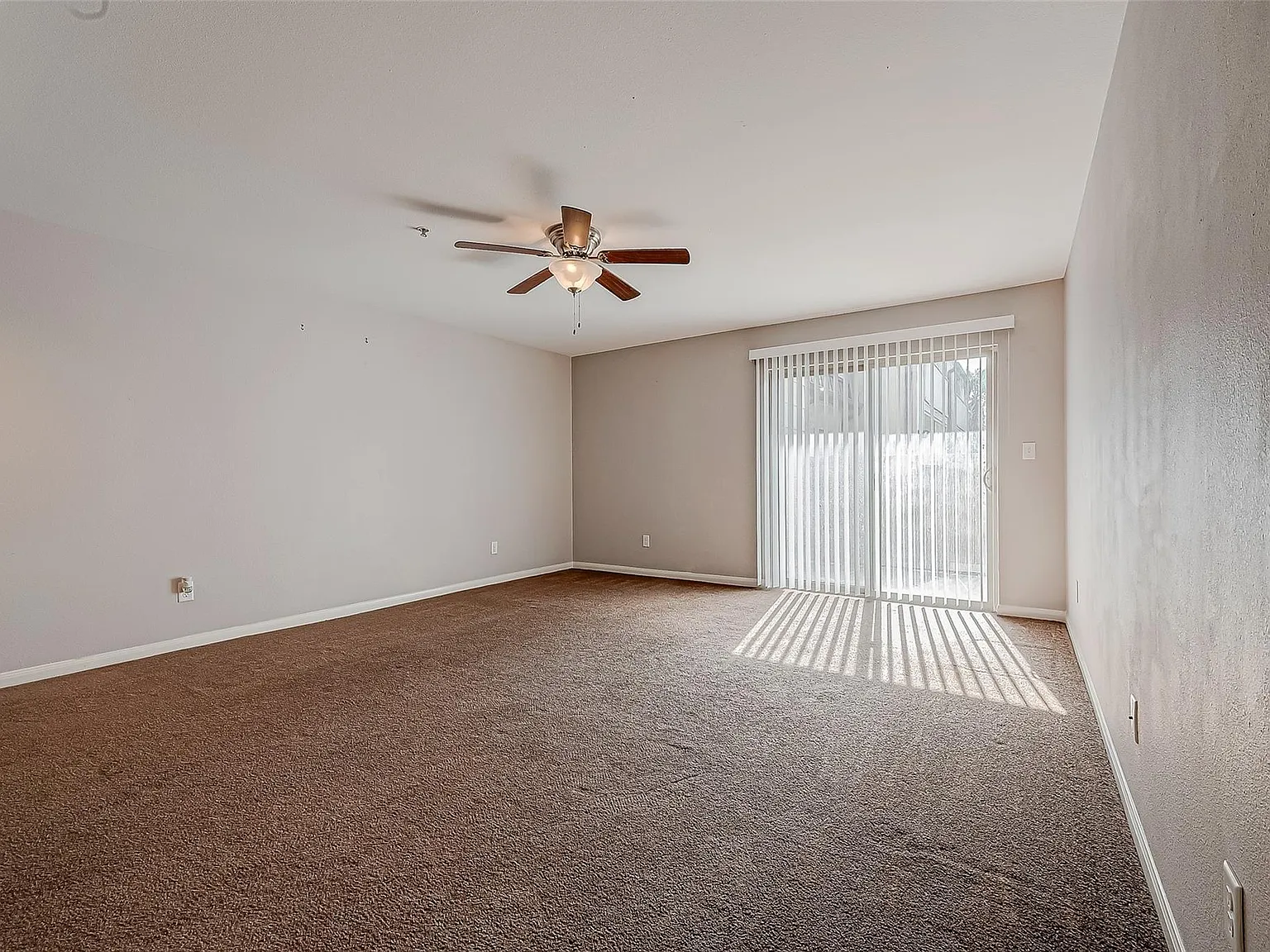 2 bed, 2.0 bath, 1092 sqft, $1,380 — Photo 3