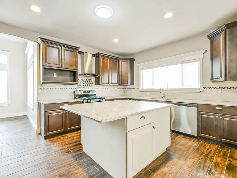 1297 E Tradewind Dr — Photo 7