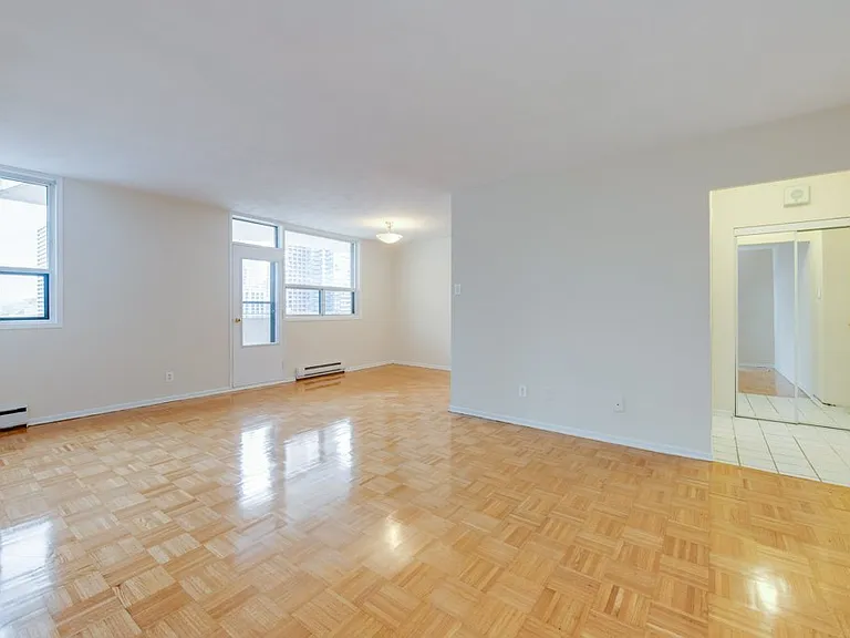 10 Huntley St #1 — Photo 3