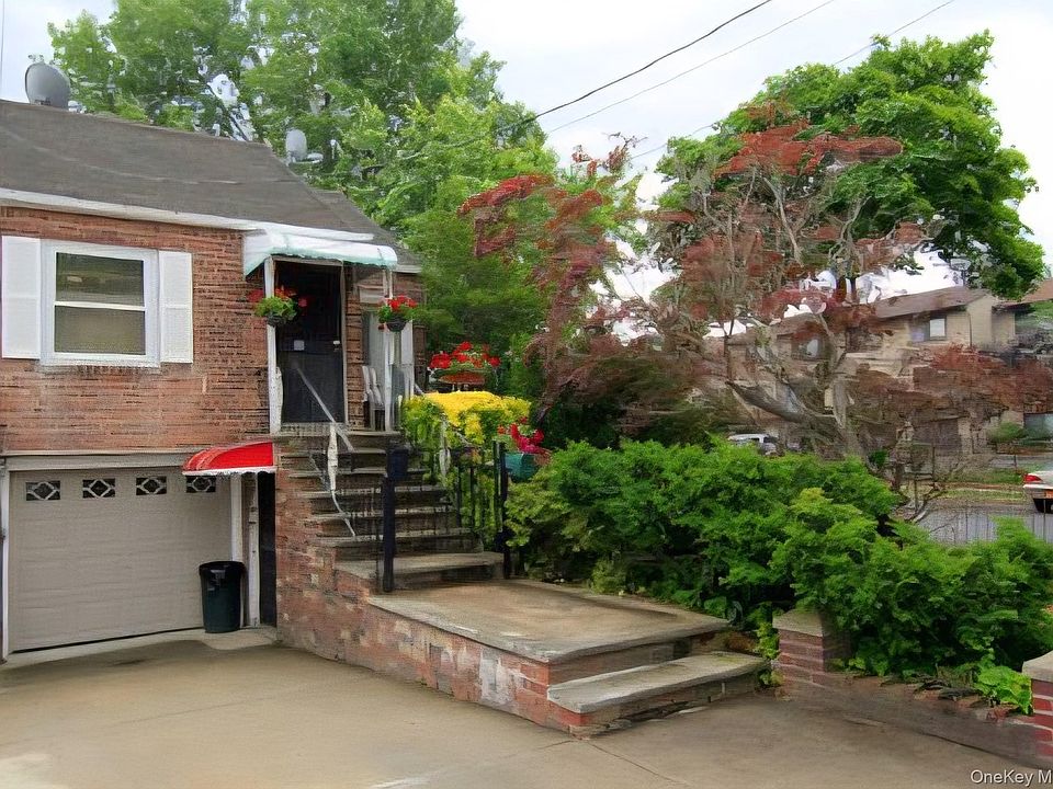 1st image of 11502 Poppenhusen Avenue