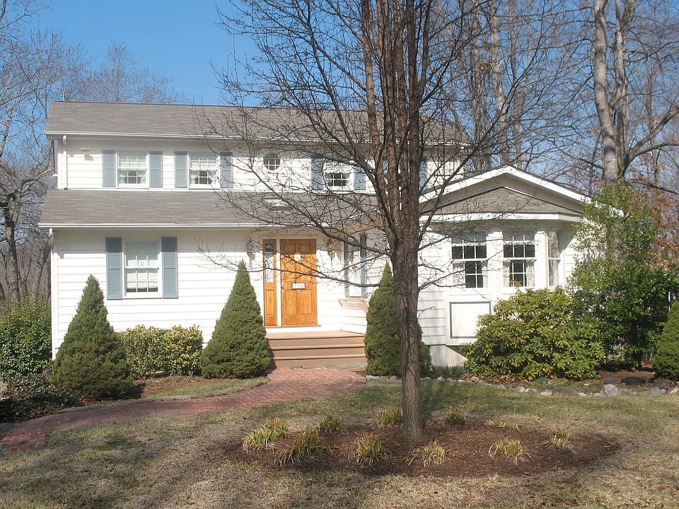 1st image of 1904 S Lakeshore Dr
