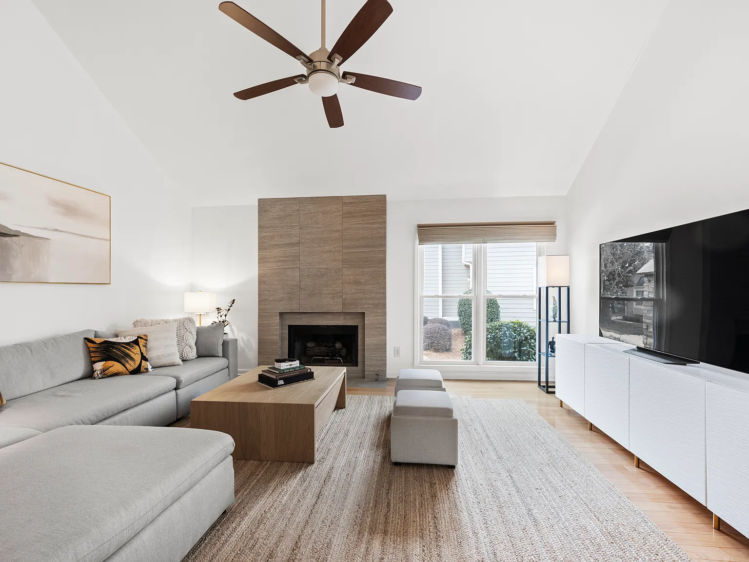 3 bed, 1715 sqft, $2,800 — Photo 3