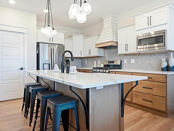 5th image of 8100 SW 27th St