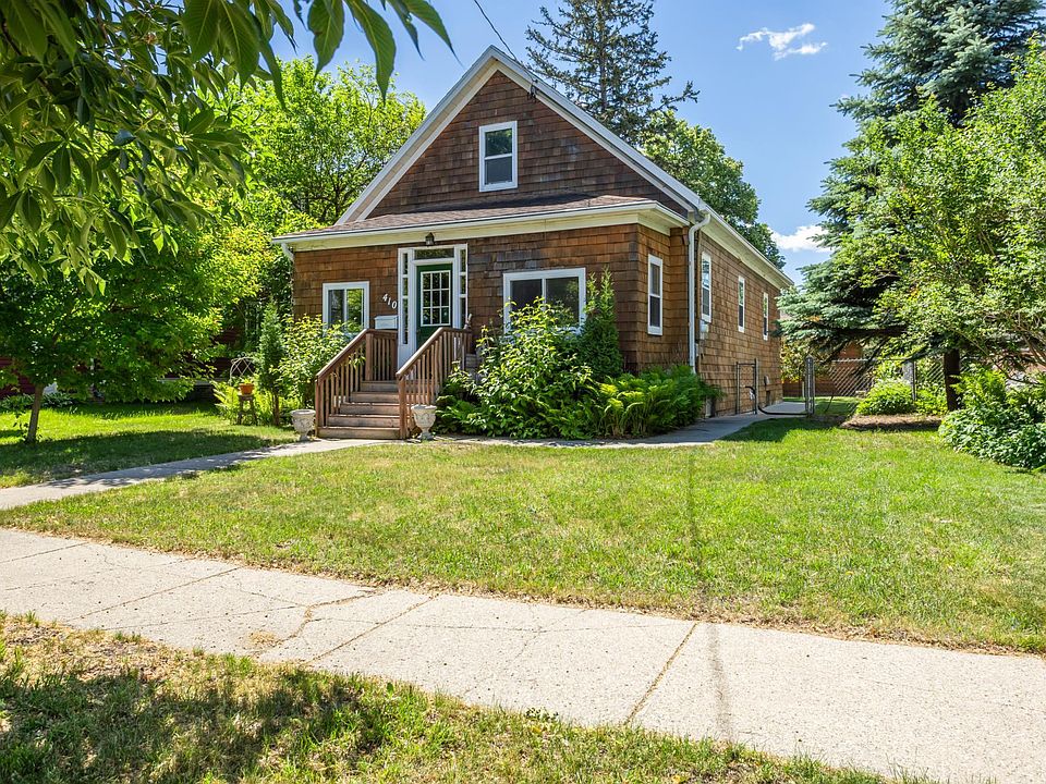 1st image of 410 9th Ave S
