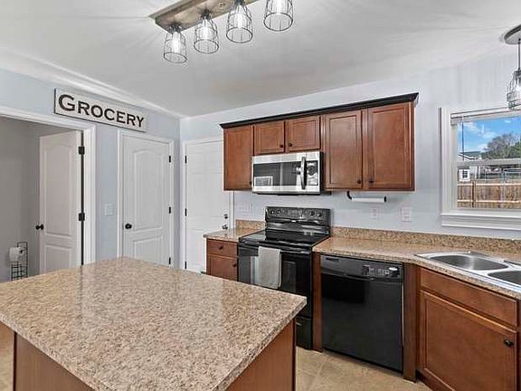 5th image of 226 Brook Way