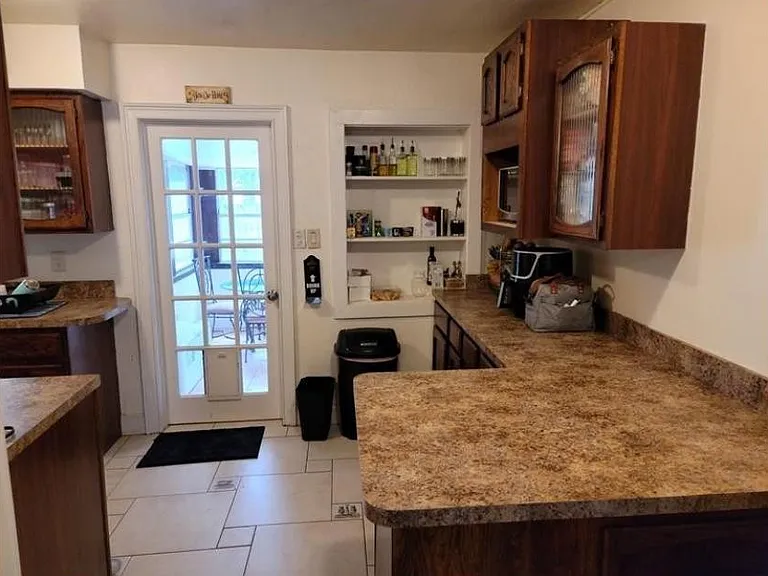 709 Wisteria Ave — Photo 2