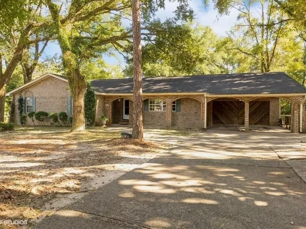 6308 Vicksburg Dr, Pensacola, FL 32503