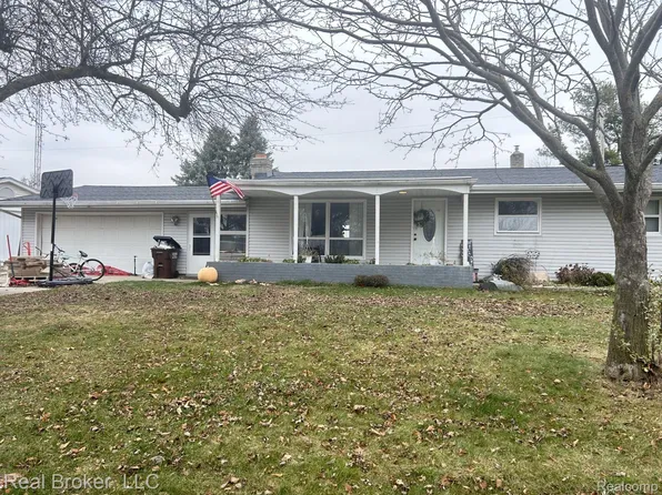 406 Brenot Ct, Blissfield, MI 49228
