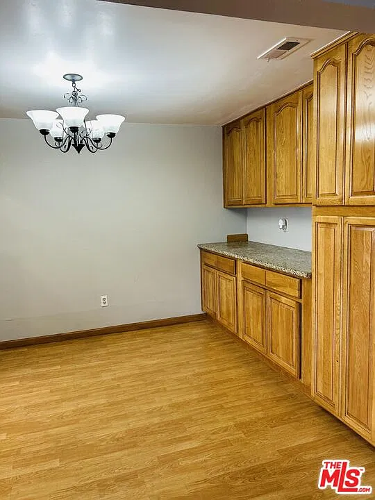 3 bed, 2.0 bath, 1302 sqft, $3,500 — Photo 3