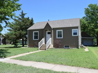 1425 N Main St, Russell, KS 67665