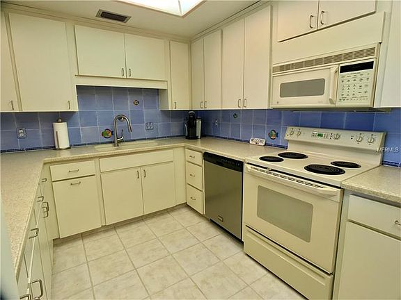 5th image of 8 Belleview Blvd APT 305