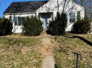 81 E Washington St, Upland, IN 46989