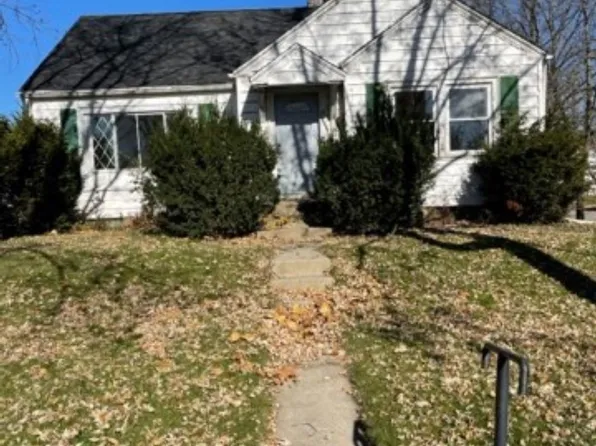 81 E Washington St, Upland, IN 46989