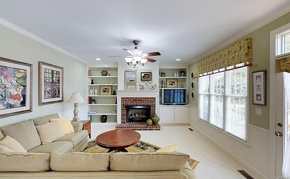 5th image of 2706 Hampton Glen Ct